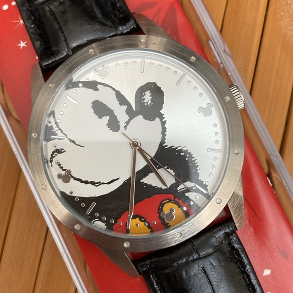 Like New unworn watch limited edition in box Disney Mickey Mouse Mens Watch - Picture 10 of 11